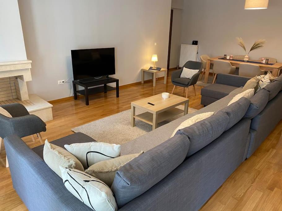 Classy 3Br With 2 Bathrooms Apartment In Marousi Αθήνα Εξωτερικό φωτογραφία